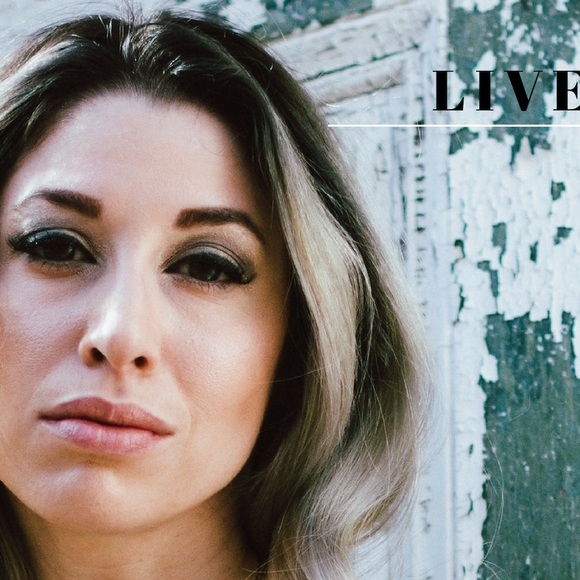 Meet your Posher, Carrie - Picture 1 of 1